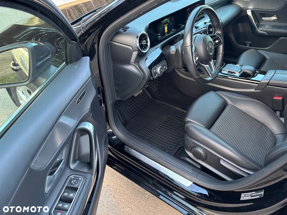 Mercedes-Benz Klasa A 180 7G-DCT Progressive - 18