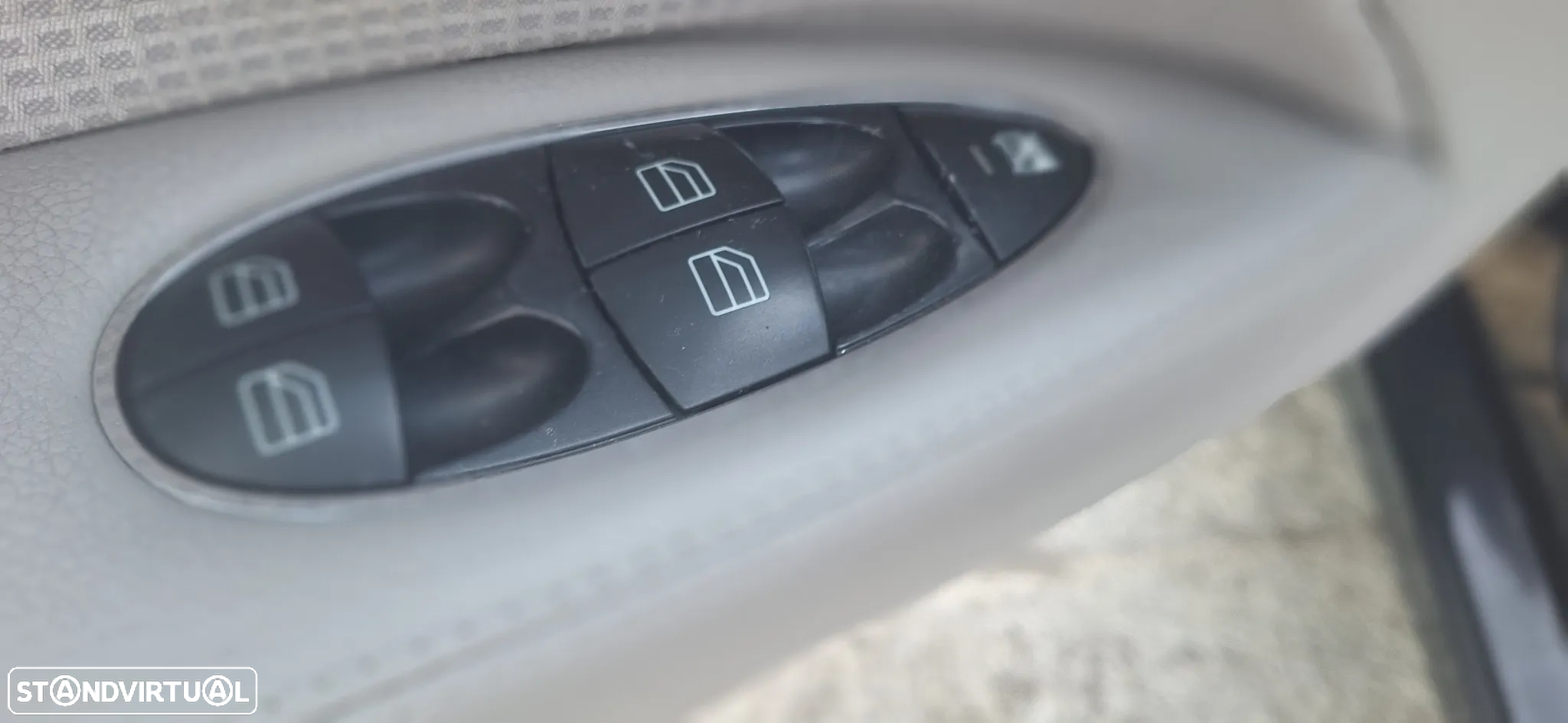 Mercedes-Benz E 220 CDi Avantgarde - 28