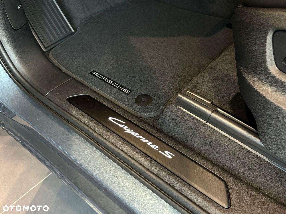 Porsche Cayenne - 20