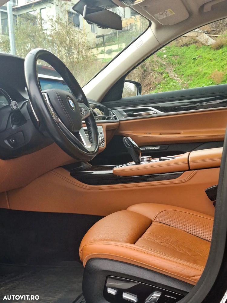 BMW Seria 7 740d xDrive - 12