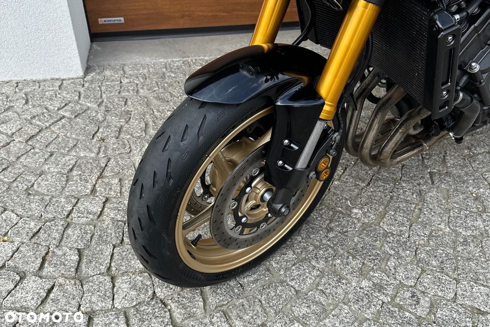 Yamaha FZ8 - 21
