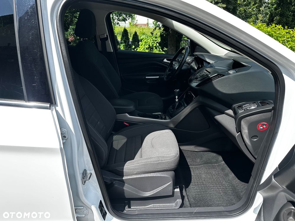 Ford Kuga 2.0 TDCi 2x4 Titanium - 13
