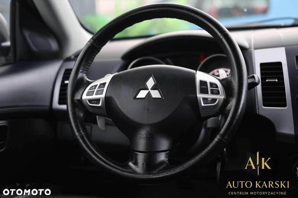 Mitsubishi Outlander - 27