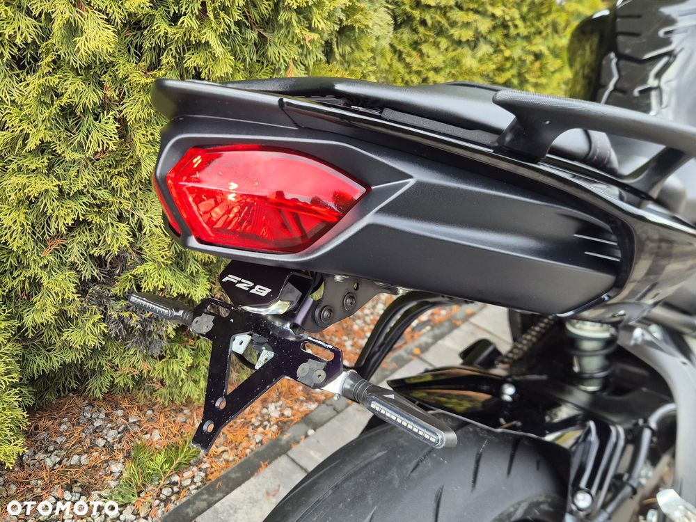 Yamaha FZ8 - 17