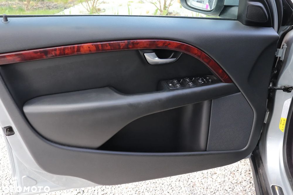 Volvo V70 D5 Summum - 18
