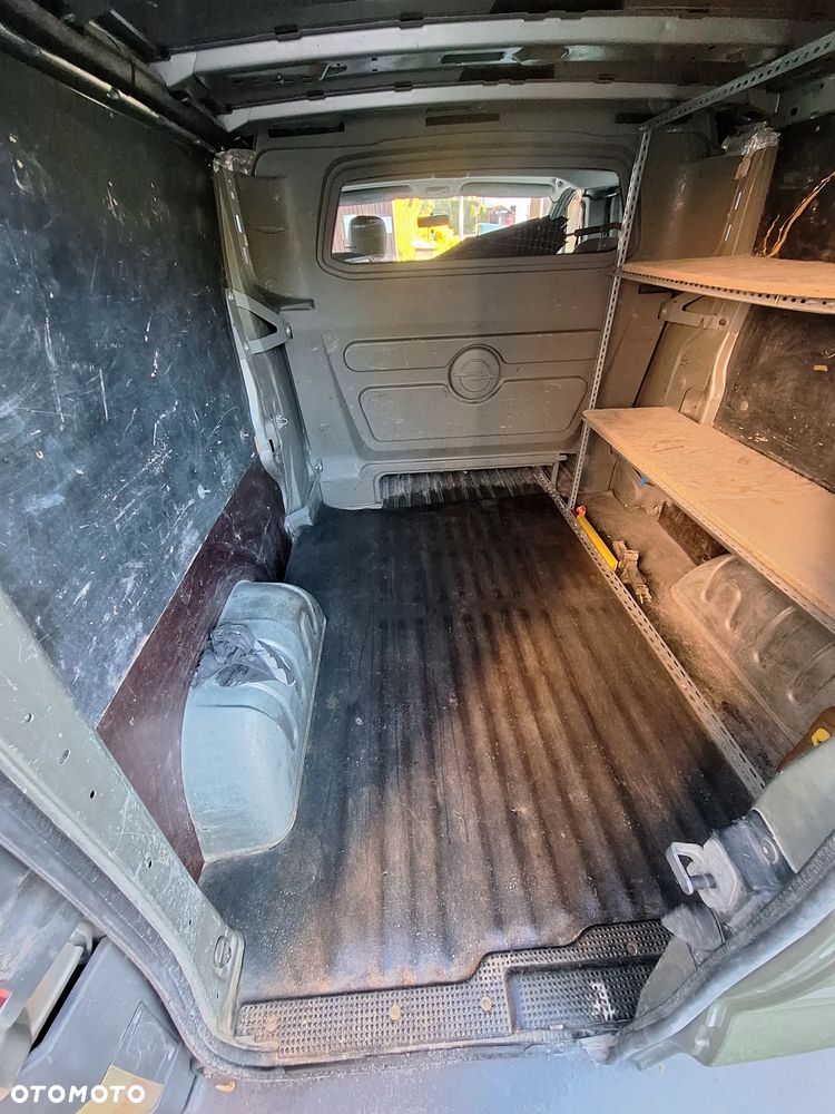 Opel Vivaro - 24