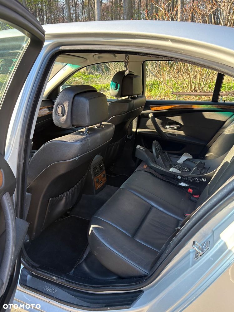 BMW Seria 5 525d - 12