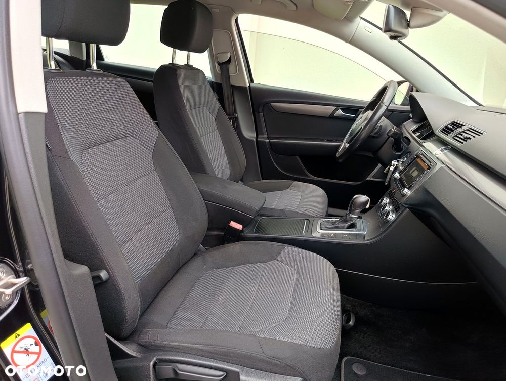 Volkswagen Passat 2.0 TDI DSG BlueMotion Technology Business Edition - 32