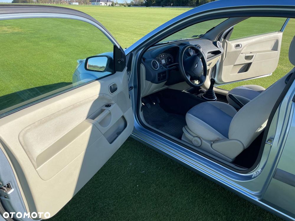 Ford Fiesta 1.6 Ghia - 9