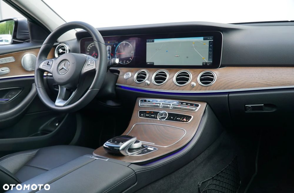 Mercedes-Benz Klasa E 220 d 4-Matic 9G-TRONIC - 7