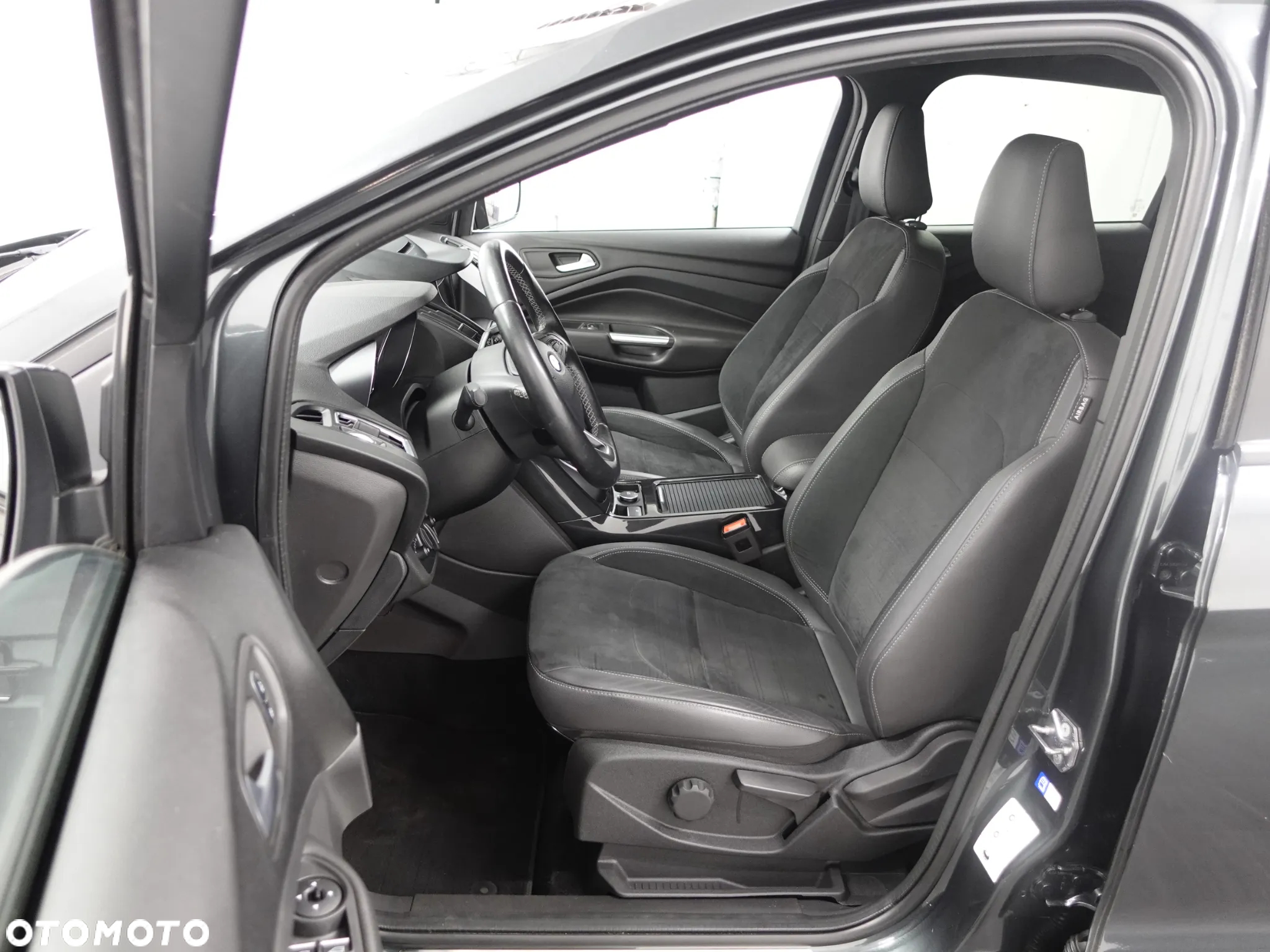 Ford Kuga 2.0 TDCi AWD ST-Line - 21
