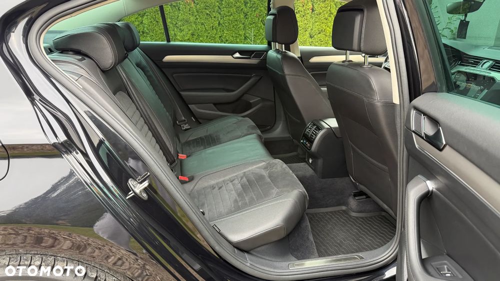 Volkswagen Passat 2.0 TSI (BlueMotion Technology) 4Motion DSG Highline - 35