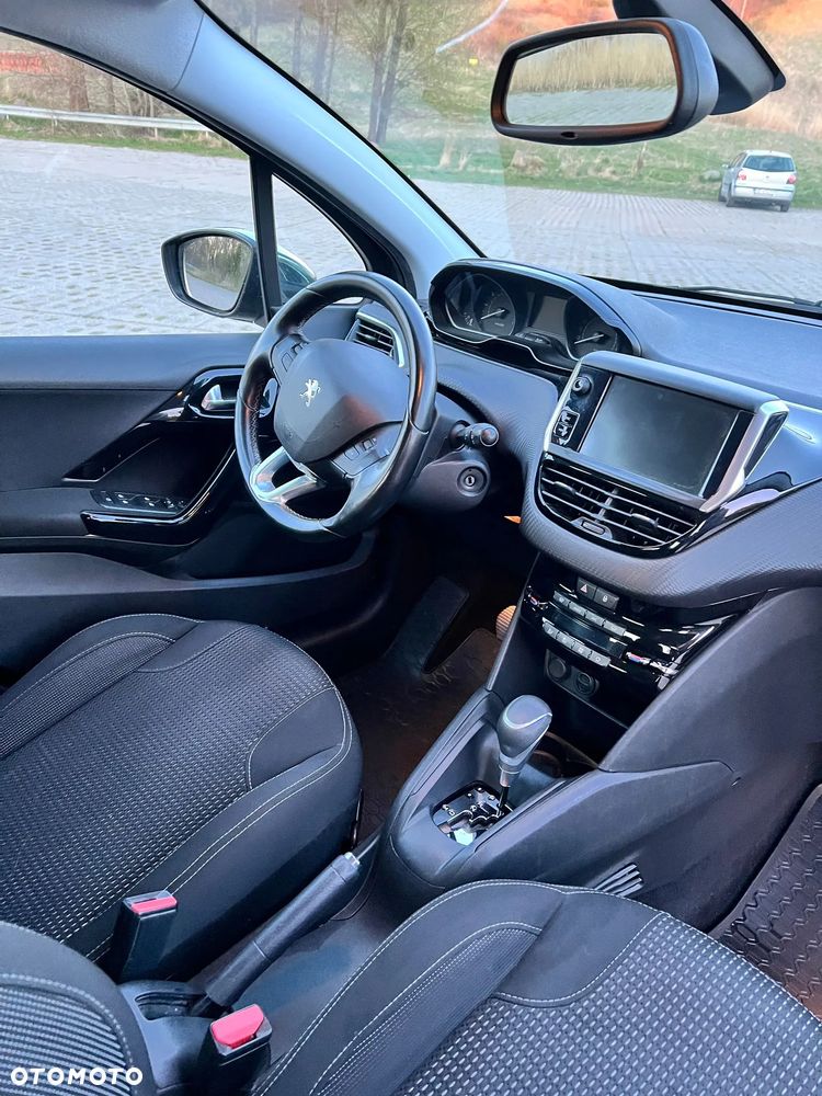 Peugeot 208 1.2 PureTech Allure S&S EAT6 - 8