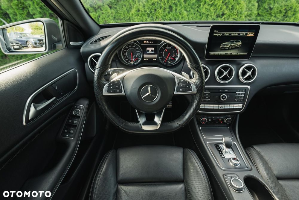 Mercedes-Benz Klasa A AMG 45 4Matic AMG Speedshift 7G-DCT - 12