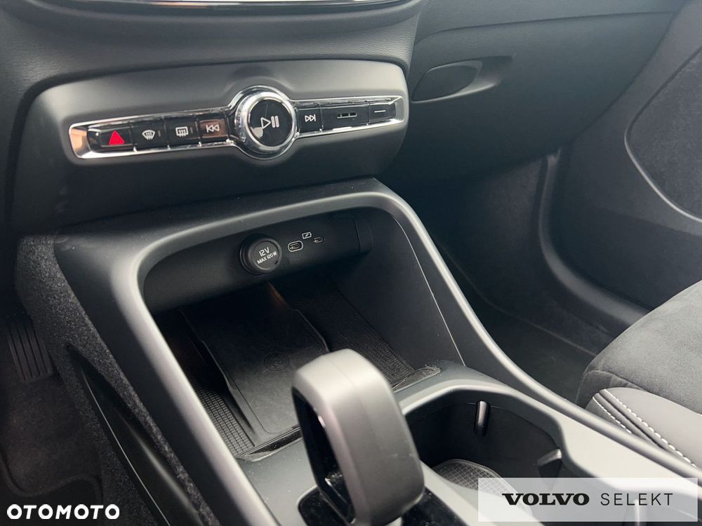 Volvo XC 40 - 24