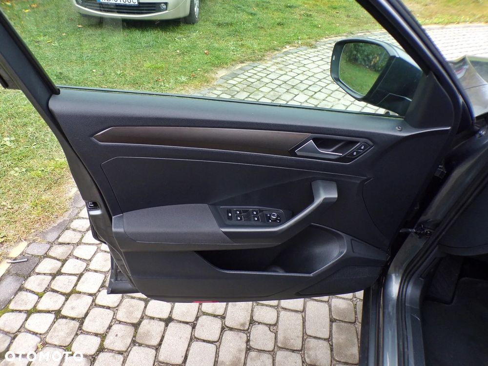Volkswagen T-Roc 1.6 TDI SCR Style - 17