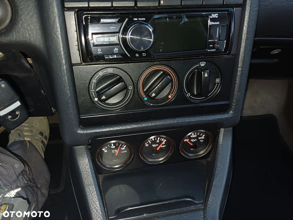 Audi Coupe 2.3 E - 10