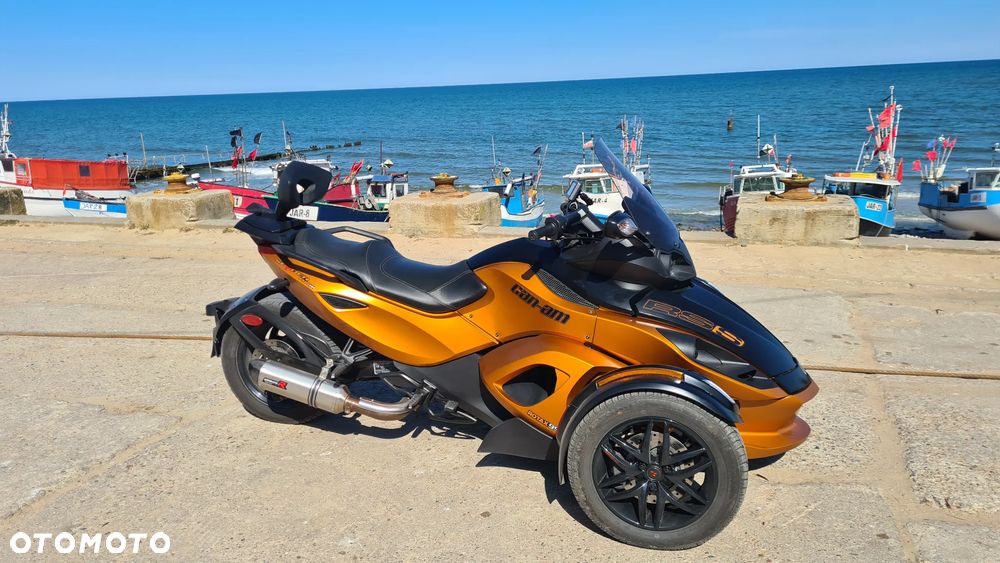 Can-Am Spyder - 10