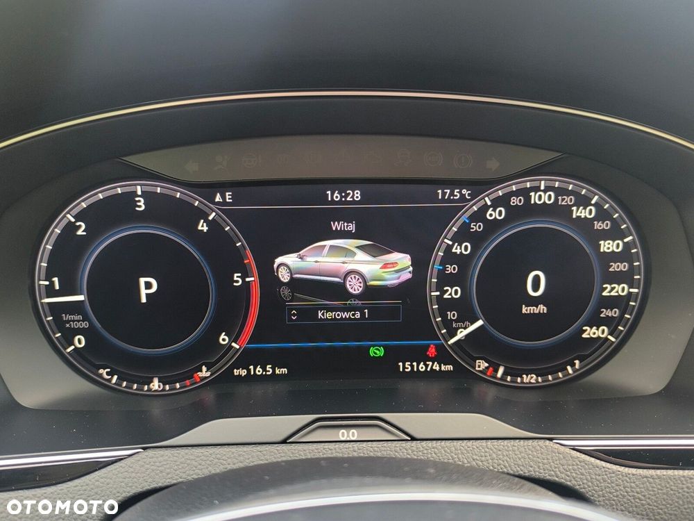 Volkswagen Passat - 11