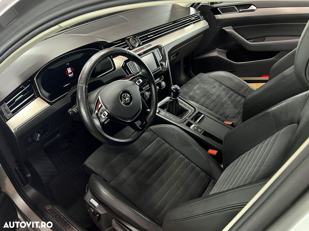 Volkswagen Passat - 12