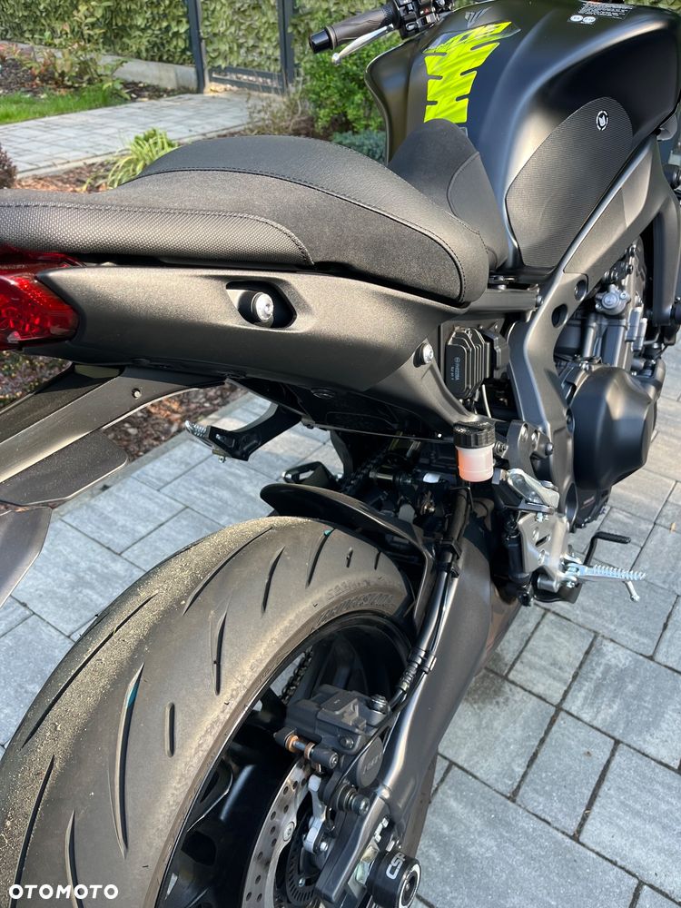 Yamaha MT - 24