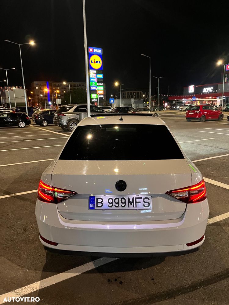 Skoda Superb 2.0 TDI DSG Laurin & Klement - 26