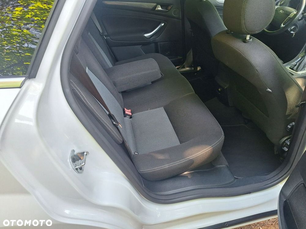 Ford Mondeo 2.0 TDCi Titanium - 17