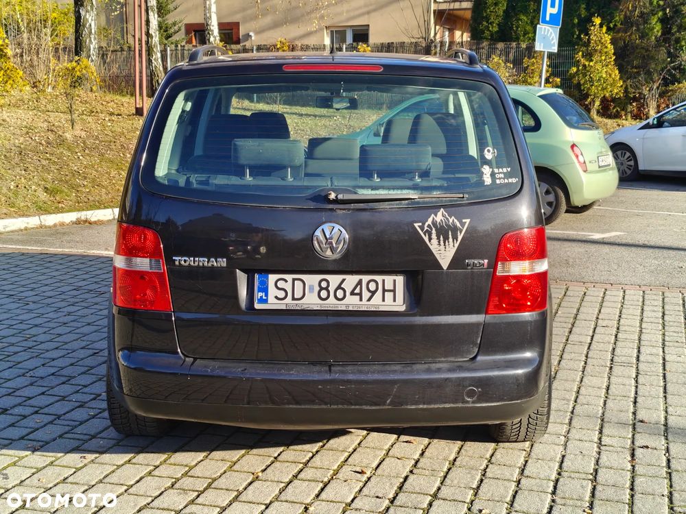 Volkswagen Touran 2.0 FSI Highline - 20