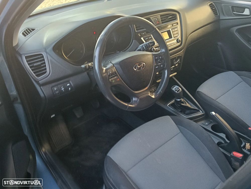 Hyundai i20 1.1 CRDi Comfort+Pack Look+JLL16 - 13
