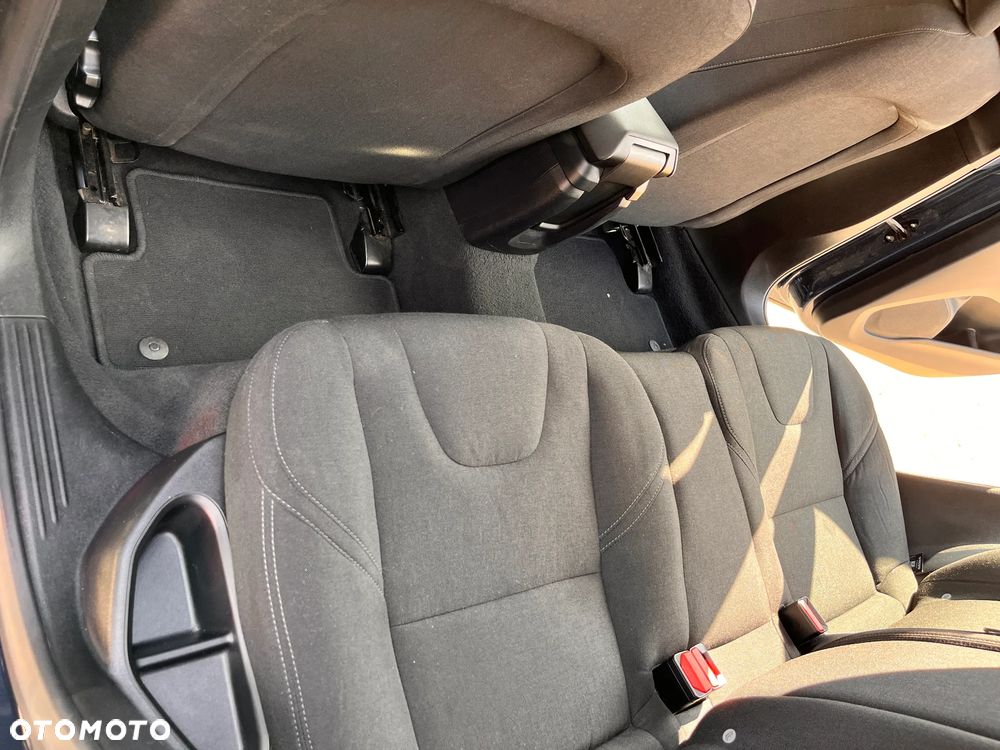Volvo V40 D2 Momentum - 25