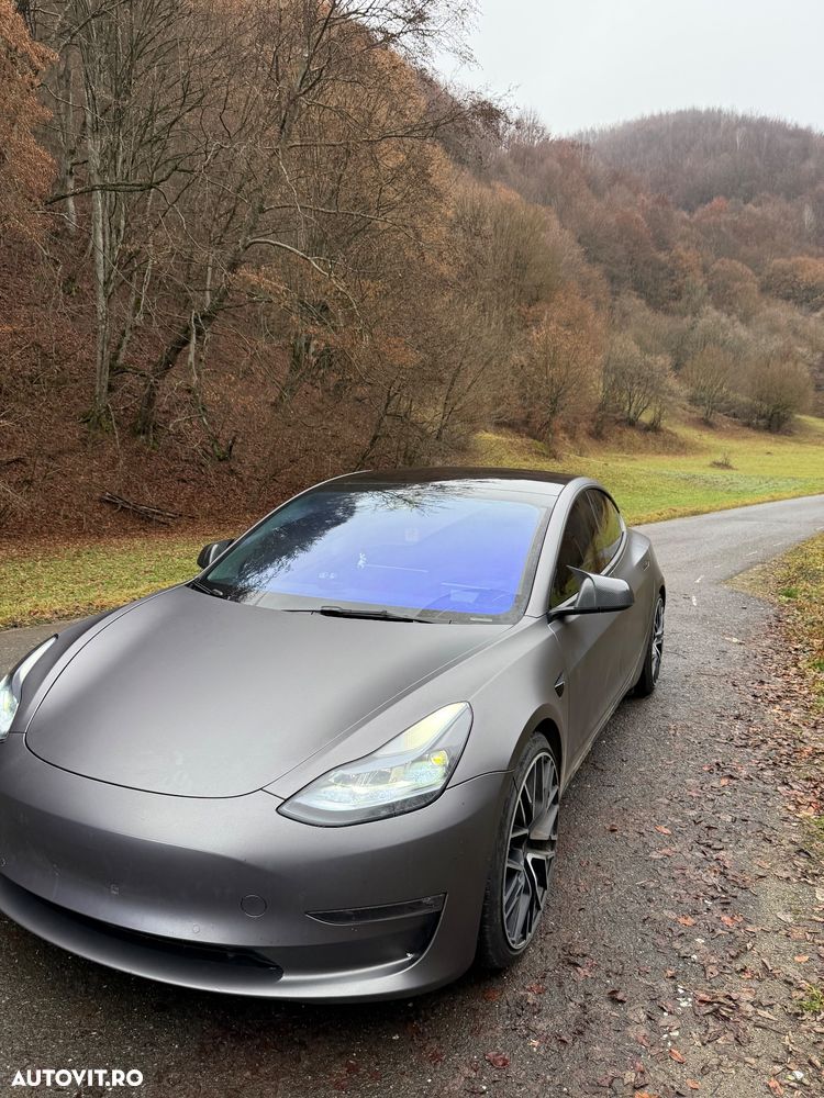 Tesla Model 3 Long Range AWD Premium - 4