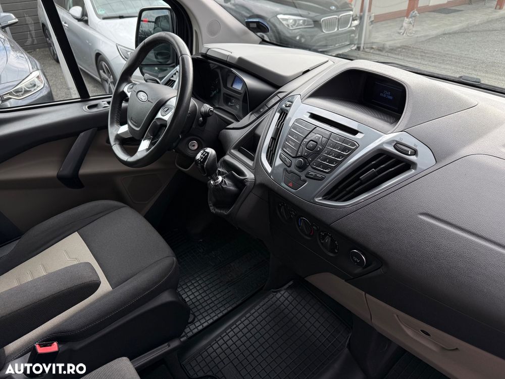 Ford Tourneo Custom - 11