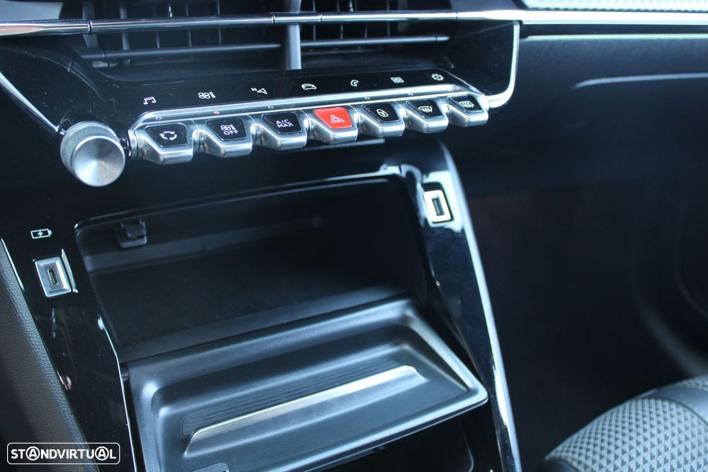 Peugeot 208 1.2 PureTech GT Line EAT8 - 32