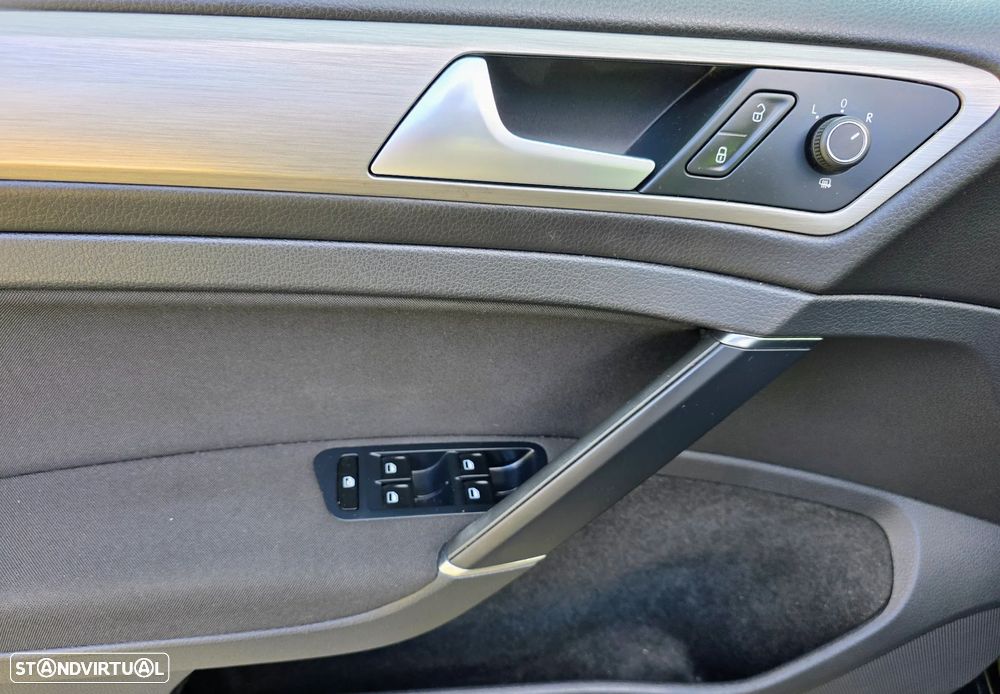 VW Golf Variant 1.6 TDi BlueMotion Confortline - 23