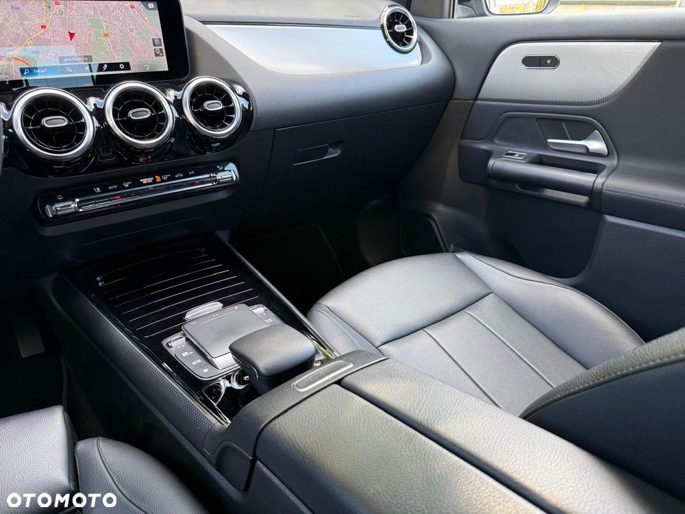 Mercedes-Benz GLA 180 Business Edition - 13