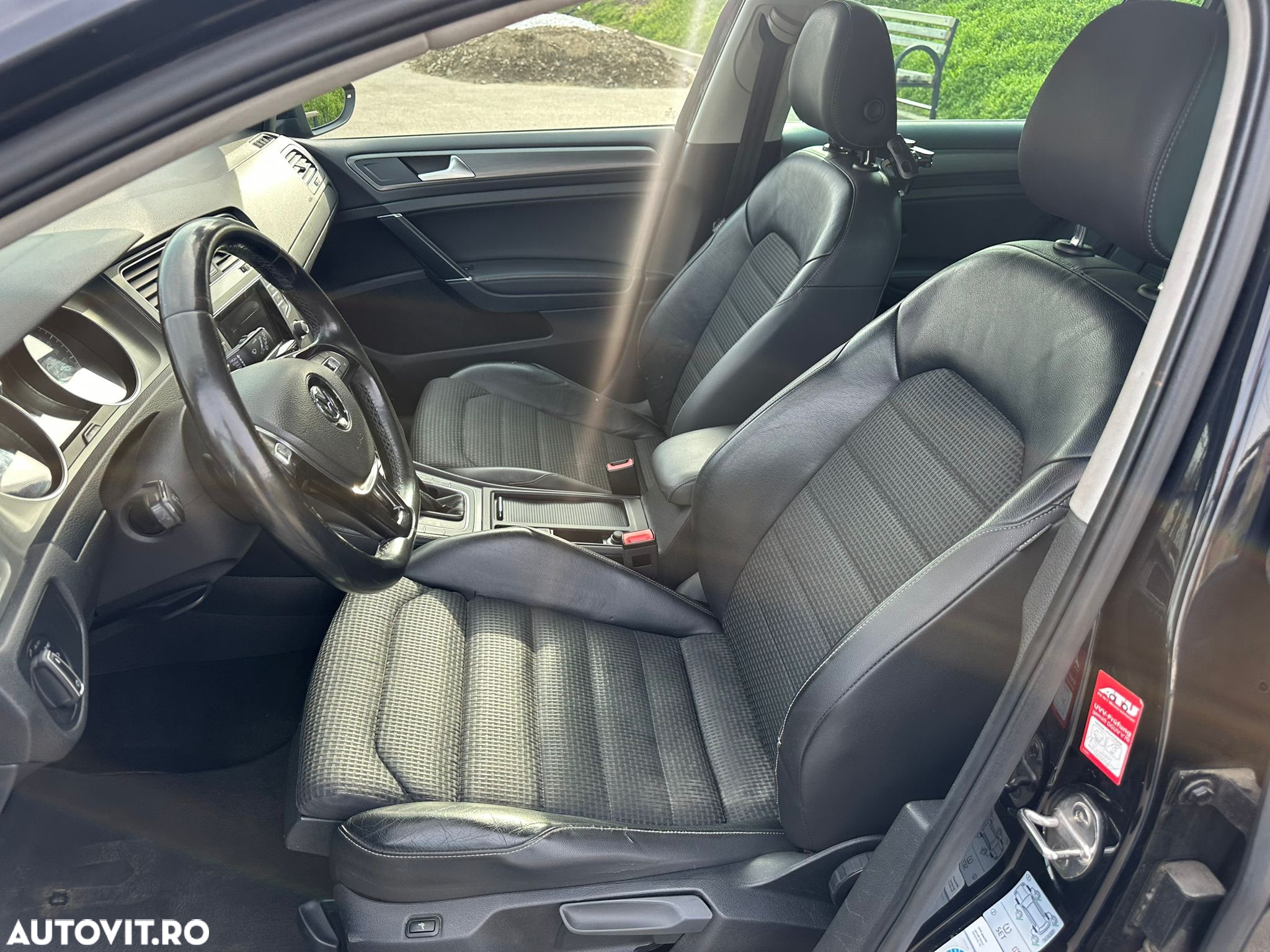 Volkswagen Golf - 10