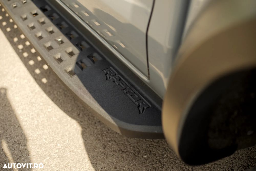 Ford Raptor - 12