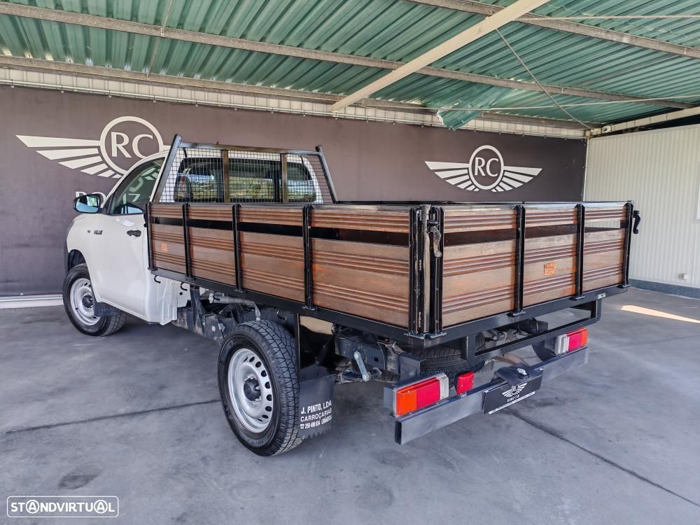 Toyota Hilux 2.4 D4-D 4WD - 6