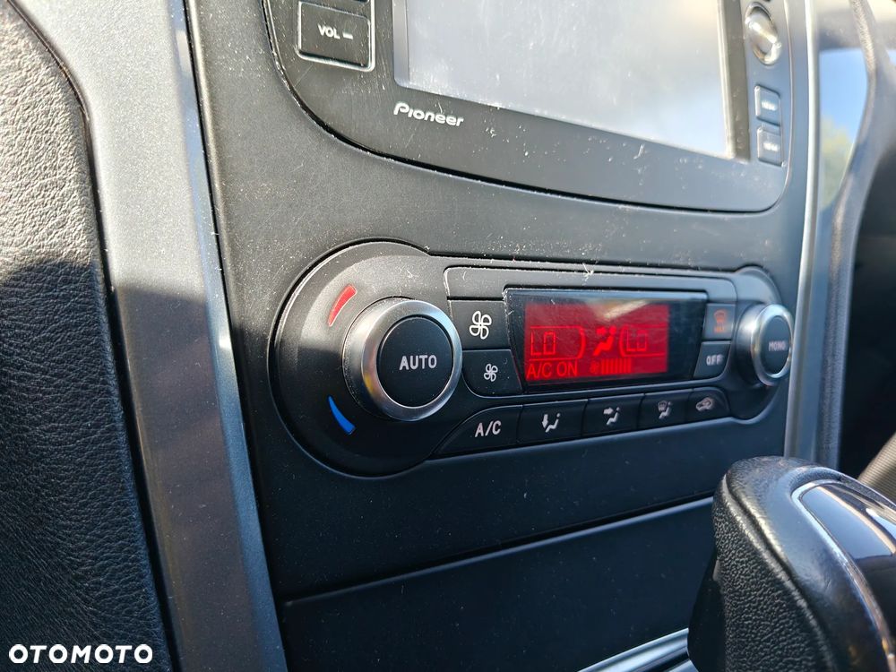 Ford Mondeo 2.0 TDCi Ghia - 25