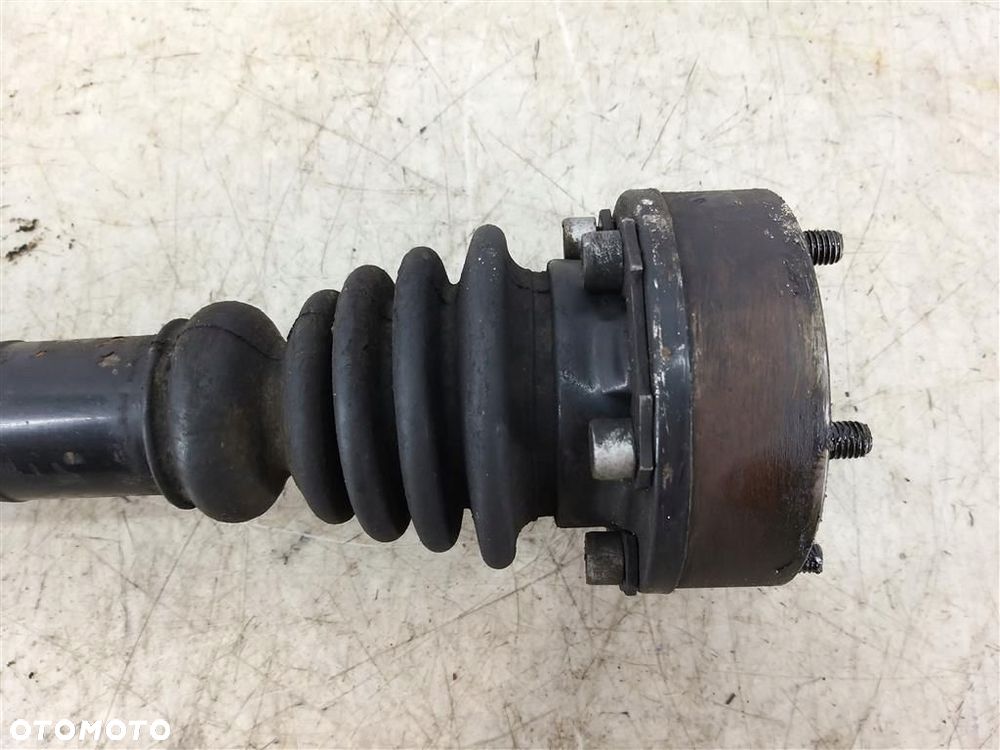 Półoś przód przednia prawa VW Bora  GOLF IV AUDI A3 8L LEON I TOLEDO II OCTAVIA I 1.9 TDI - 2