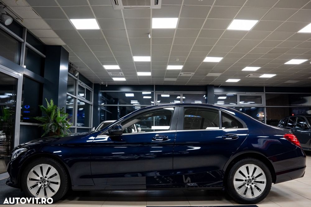 Mercedes-Benz C 200 4Matic 9G-TRONIC Exclusive - 33