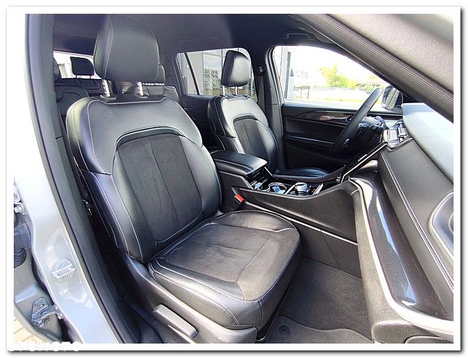 Jeep Grand Cherokee - 23