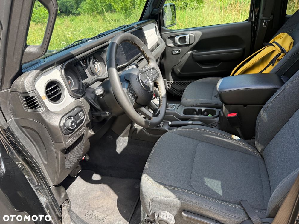 Jeep Wrangler Unlimited GME 2.0 Turbo Sahara - 15