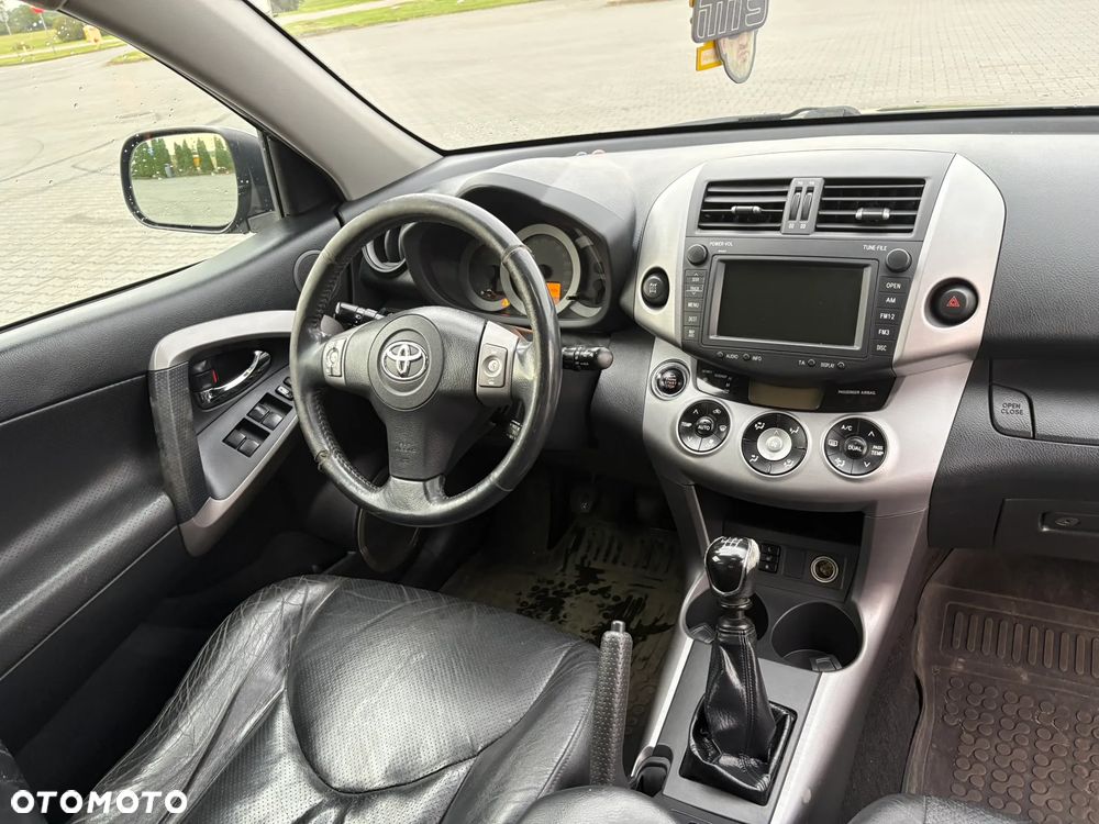 Toyota RAV4 - 14