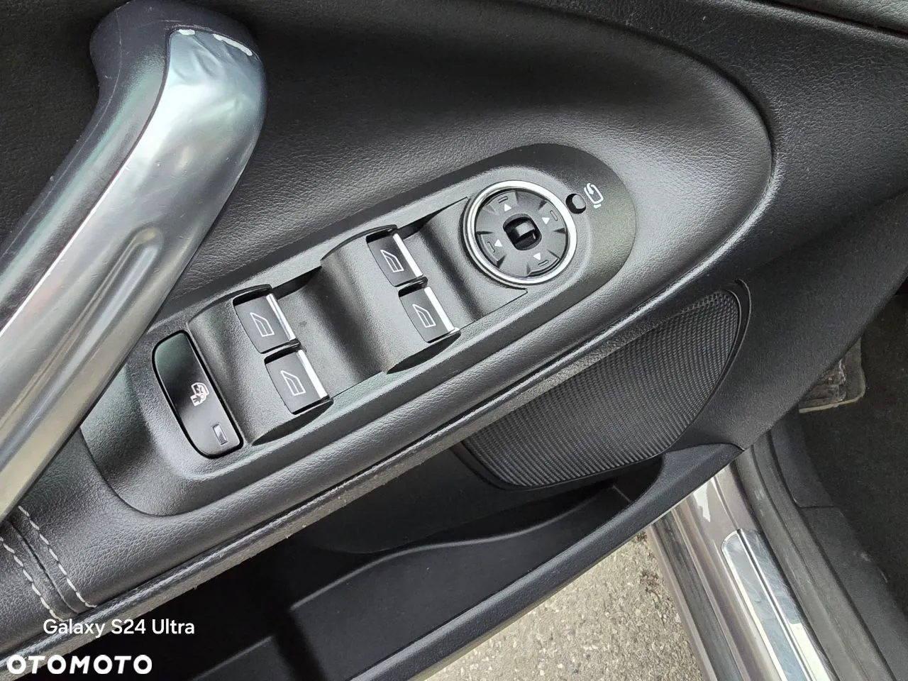Ford S-Max 2.0 TDCi DPF Titanium - 38