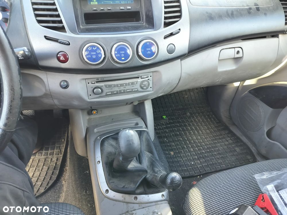 Mitsubishi L200 - 4