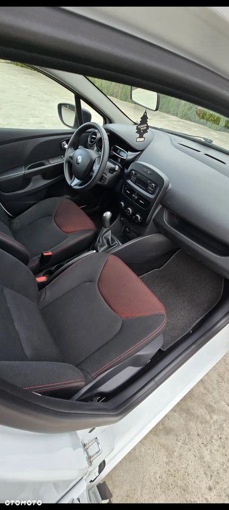 Renault Clio - 10