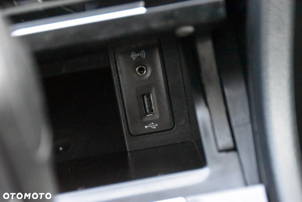 Volkswagen Golf 1.6 TDI BlueMotion Technology Cup - 39