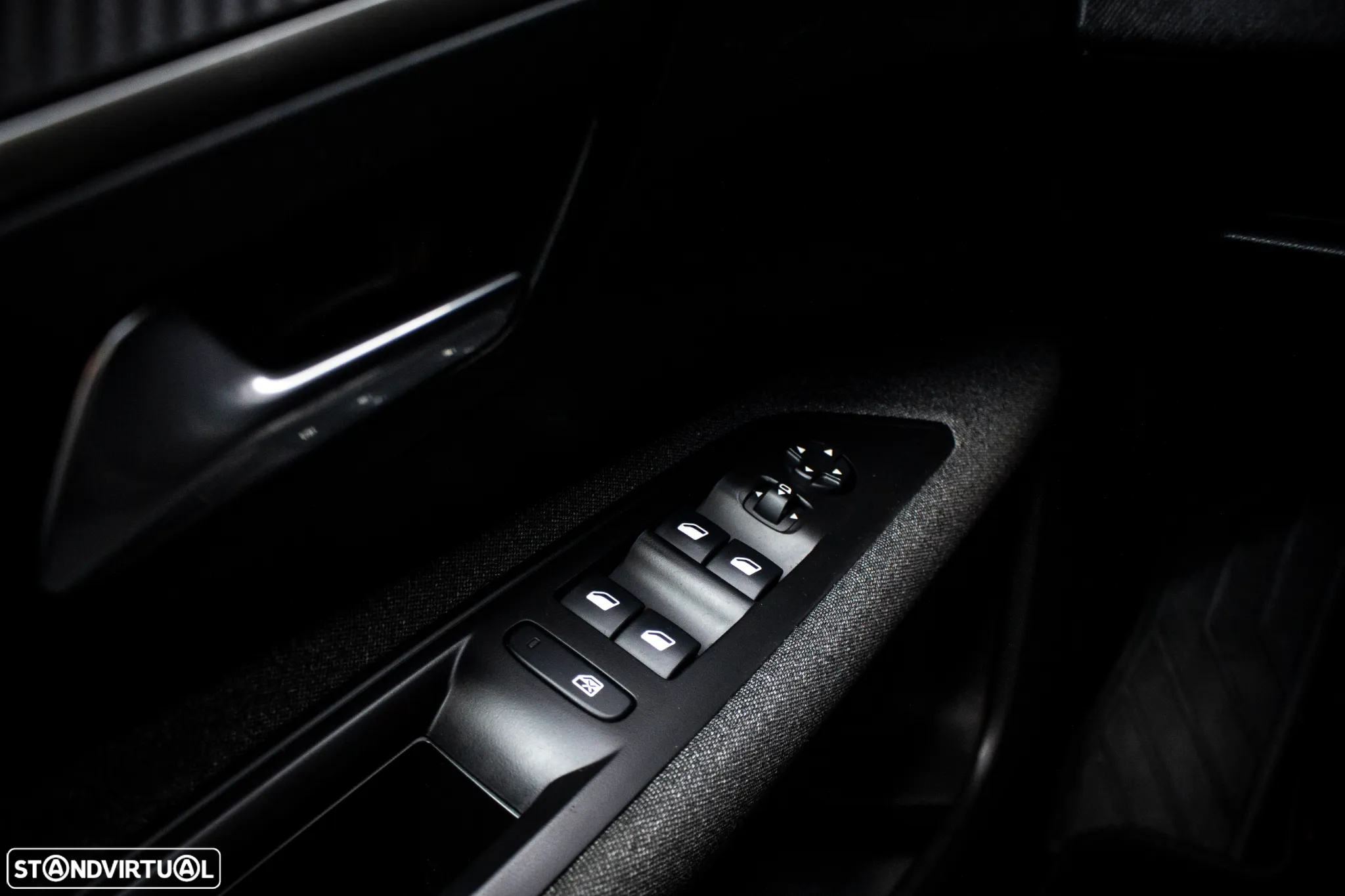 Peugeot 3008 1.2 PureTech Allure EAT8 - 19