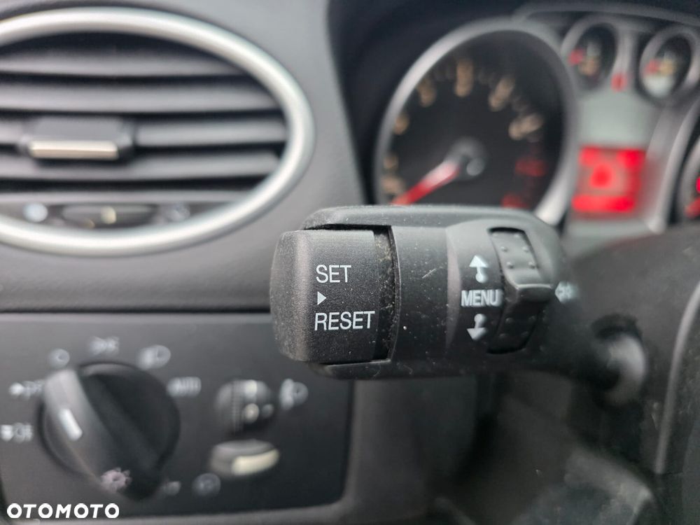 Ford Focus 1.8 Black Magic - 18